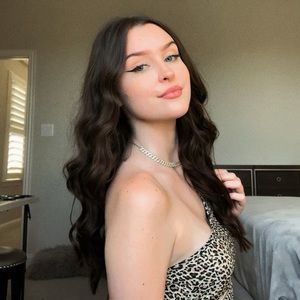 Meet your Posher, Molly